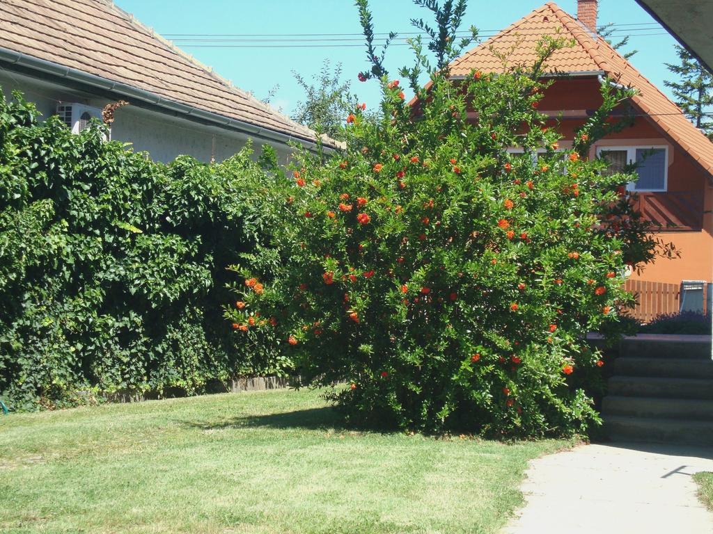 Apartamento Gyöngyvirág Vendégház Balatonboglár Exterior foto