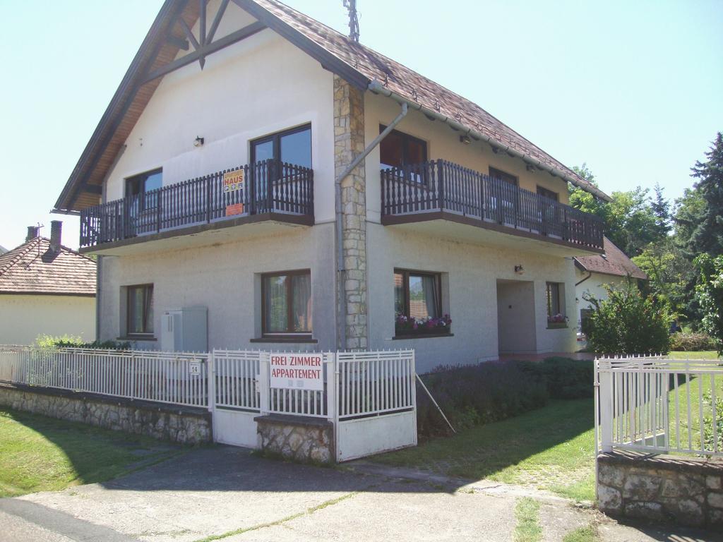 Apartamento Gyöngyvirág Vendégház Balatonboglár Exterior foto