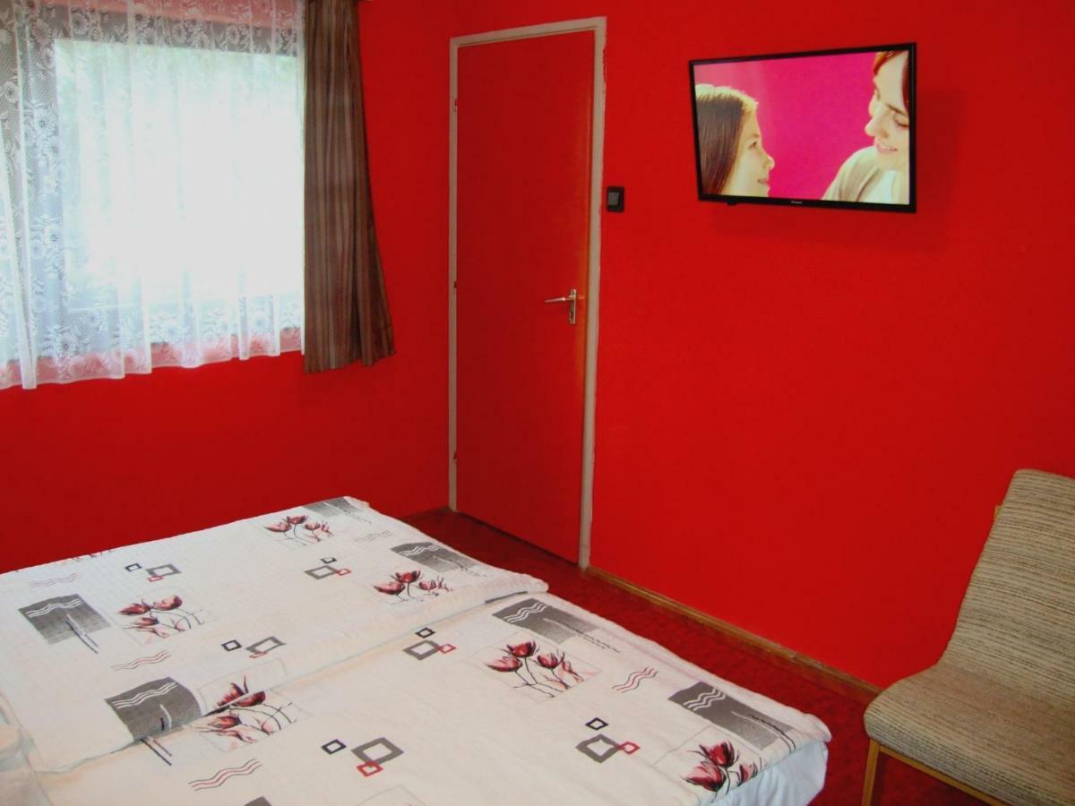 Apartamento Gyöngyvirág Vendégház Balatonboglár Exterior foto
